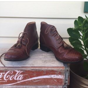 Vintage Ariat ankle boots